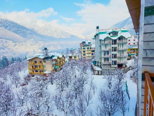 hotel marina heights