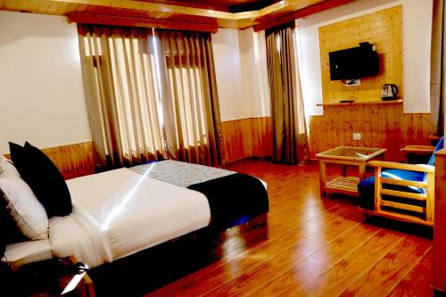 hotel marina heights