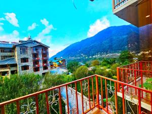 hotel marina heights