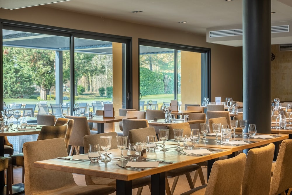 Domaine Du Gouverneur,Lyon>>Ain,4 star