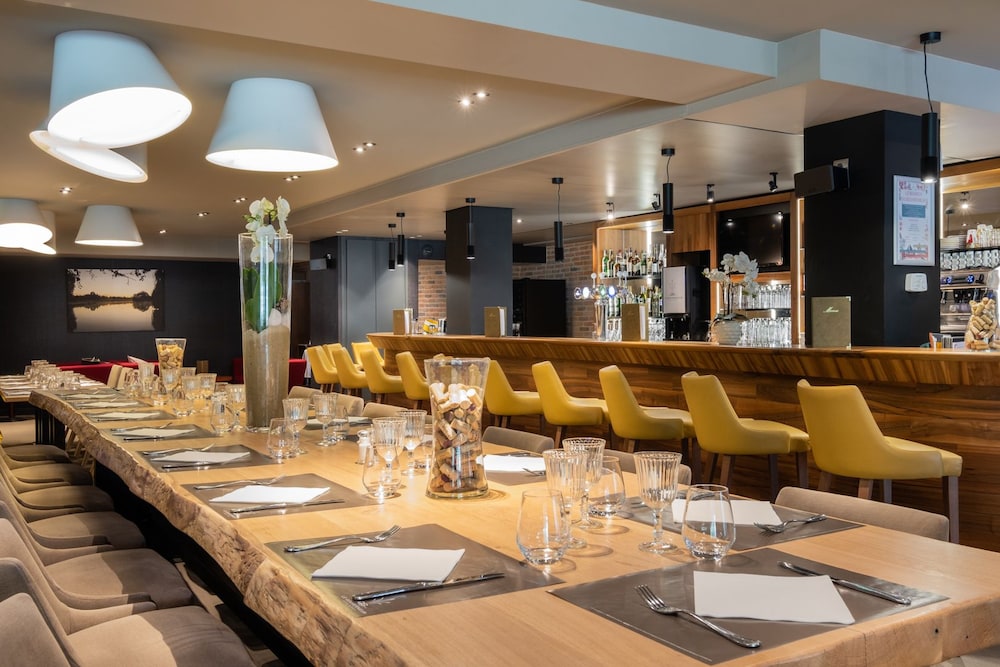 Domaine Du Gouverneur,Lyon>>Ain,4 star