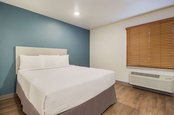 woodspring suites houston la porte