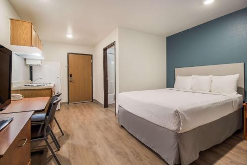 woodspring suites houston la porte