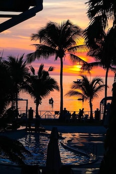 lago de oro hotel and wakepark