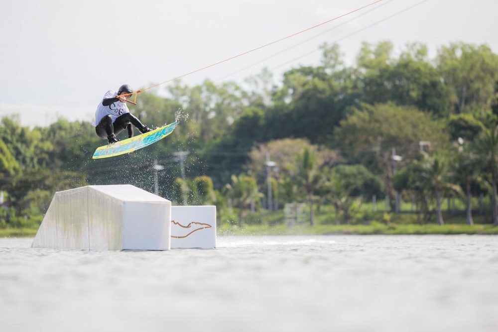 lago de oro hotel and wakepark