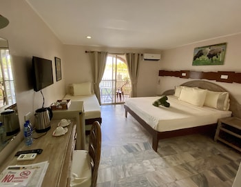 lago de oro hotel and wakepark