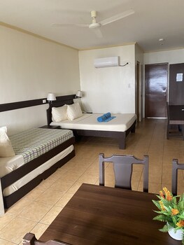 lago de oro hotel and wakepark