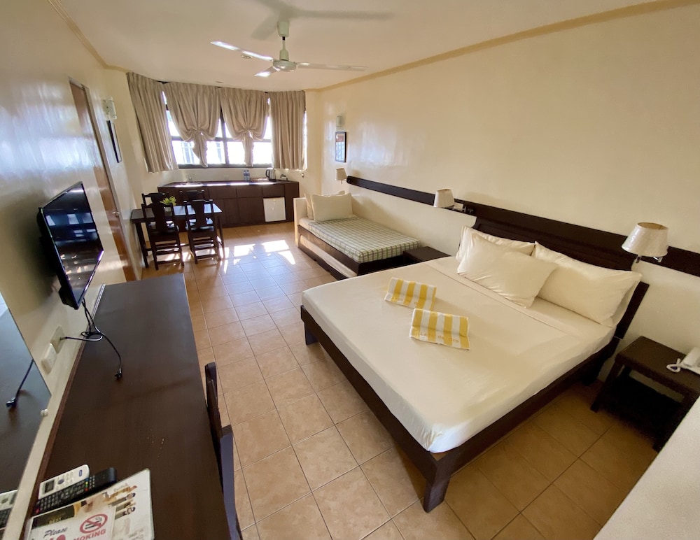 lago de oro hotel and wakepark