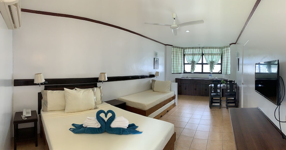 lago de oro hotel and wakepark