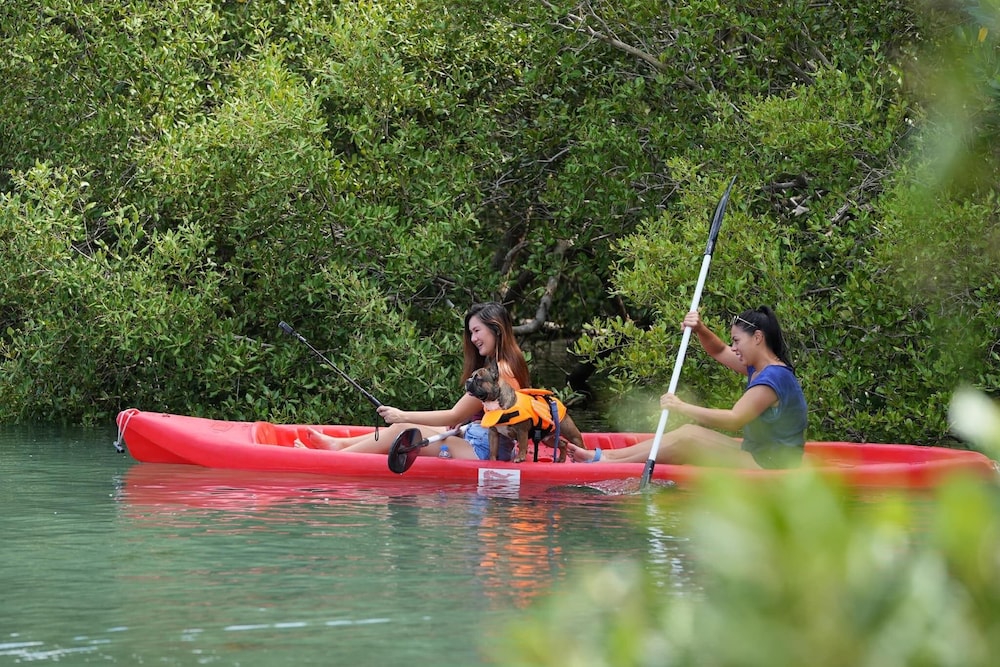 lago de oro hotel and wakepark