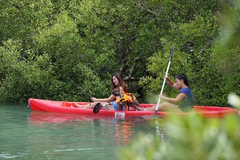 lago de oro hotel and wakepark