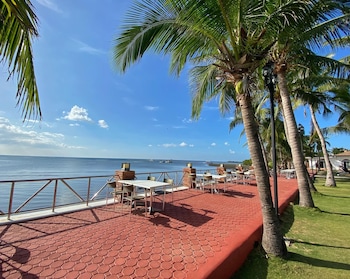 lago de oro hotel and wakepark