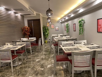 golden carven hotel