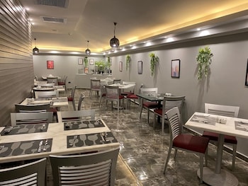 golden carven hotel