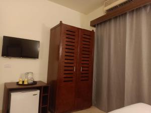 golden carven hotel