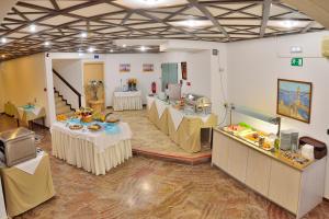 elena beach hotel