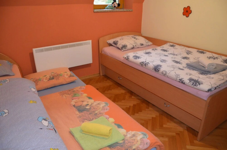 apartment crystal rose