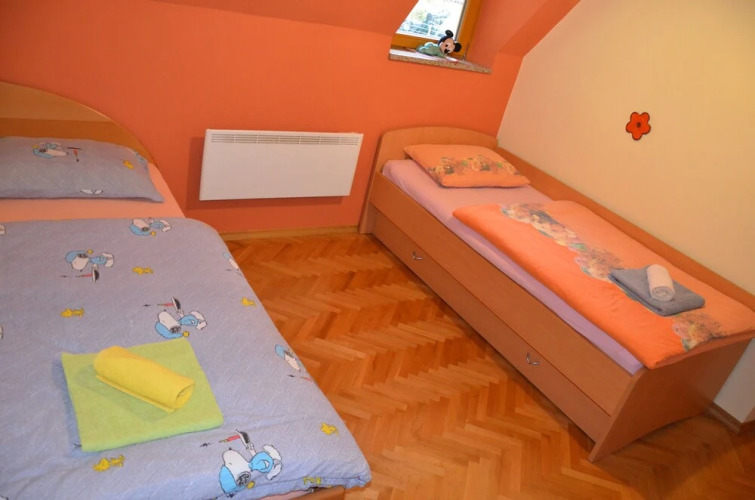 apartment crystal rose