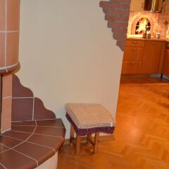 apartment crystal rose