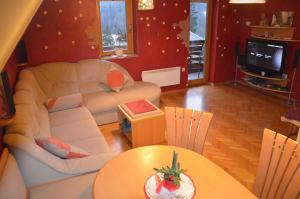 apartment crystal rose