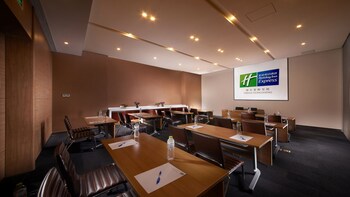 holiday inn express ordos dongshen an ihg hotel