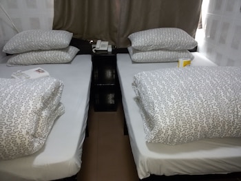 toms guest house