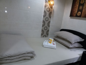 toms guest house