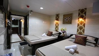 toms guest house