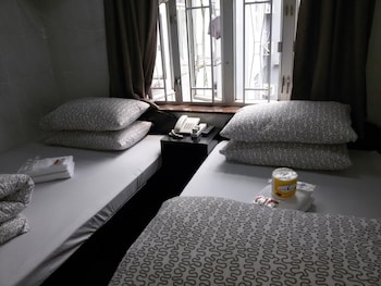 toms guest house