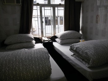 toms guest house