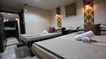 toms guest house