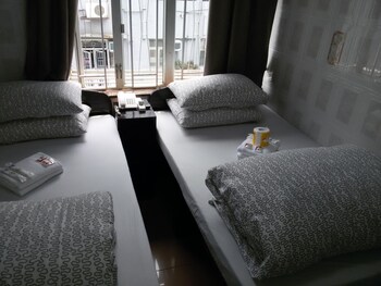 toms guest house