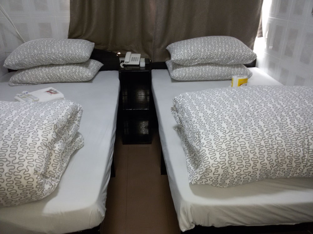 toms guest house