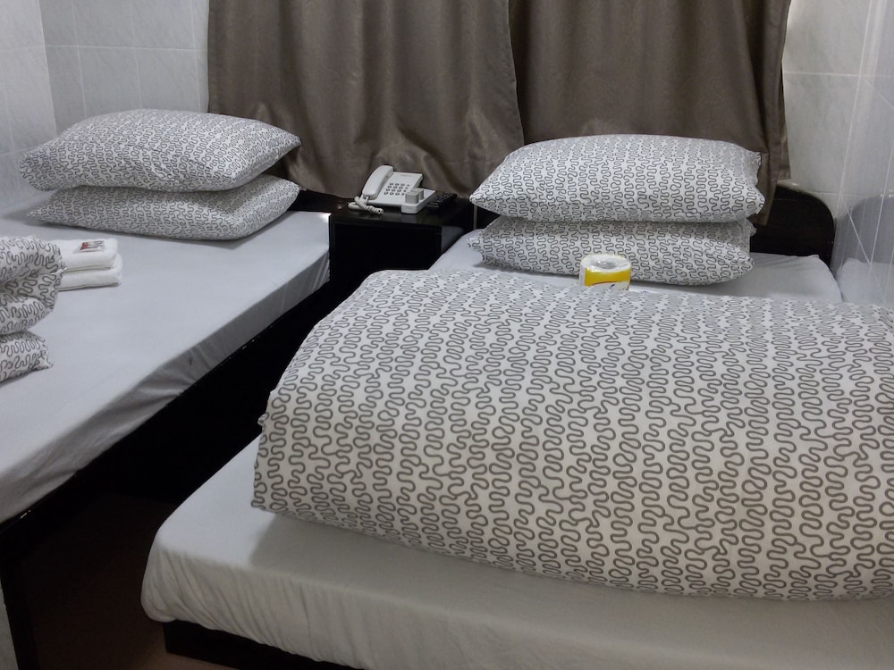 toms guest house