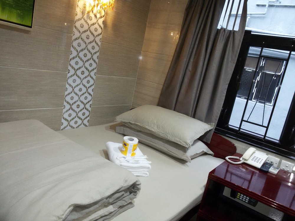 toms guest house