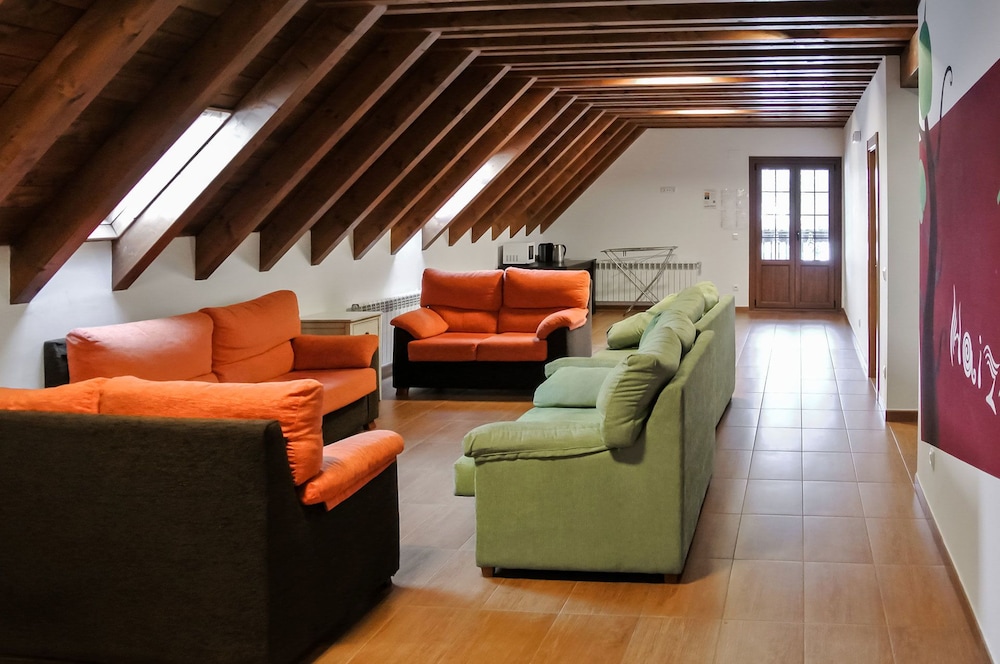 hostal y albergue haizea