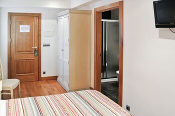 hostal y albergue haizea