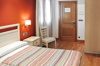 hostal y albergue haizea