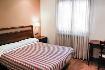 hostal y albergue haizea