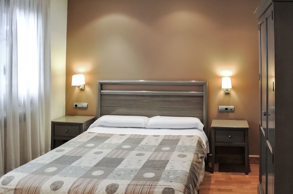 hostal y albergue haizea