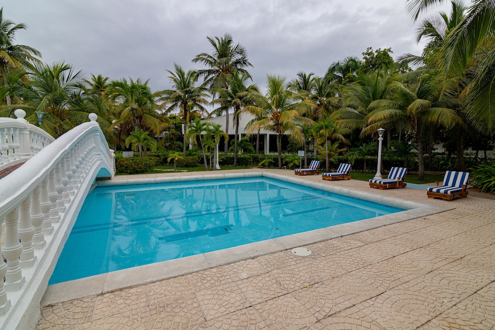 hotel cocoliso island resort