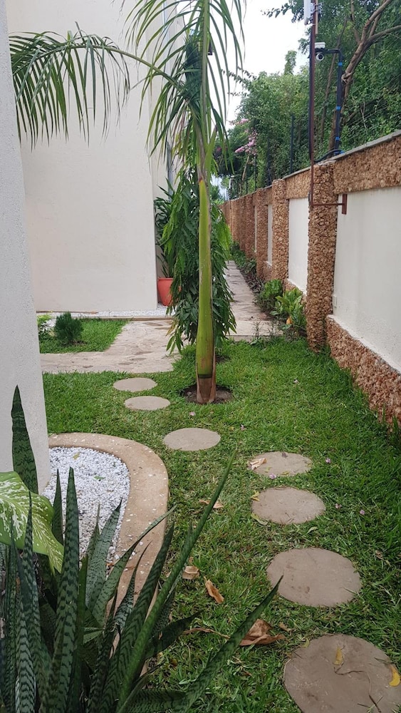 pendo villas diani