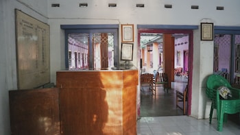 spot on 1972 aman family inn syariah