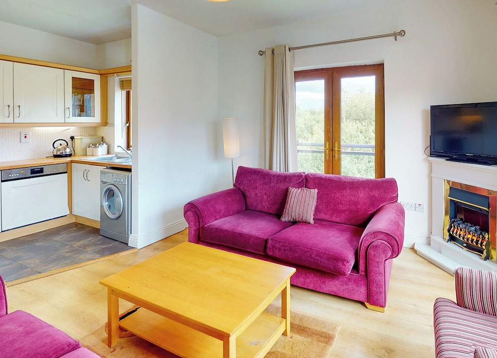 lakeside holiday homes