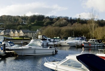 lakeside holiday homes