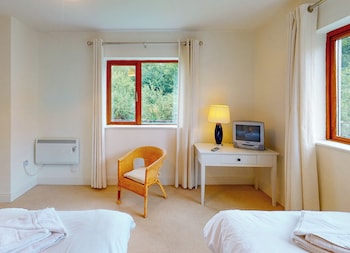 lakeside holiday homes