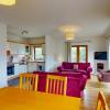 lakeside holiday homes