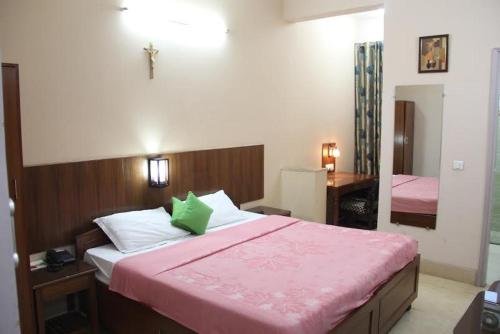 hotel marks