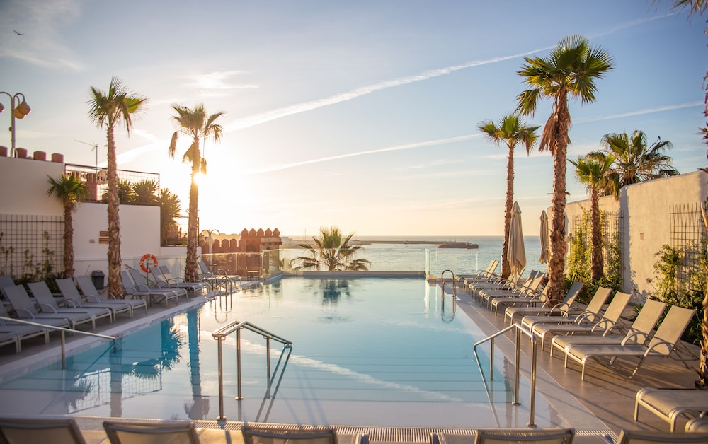 sentido benalmadena beach