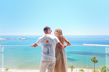 sentido benalmadena beach